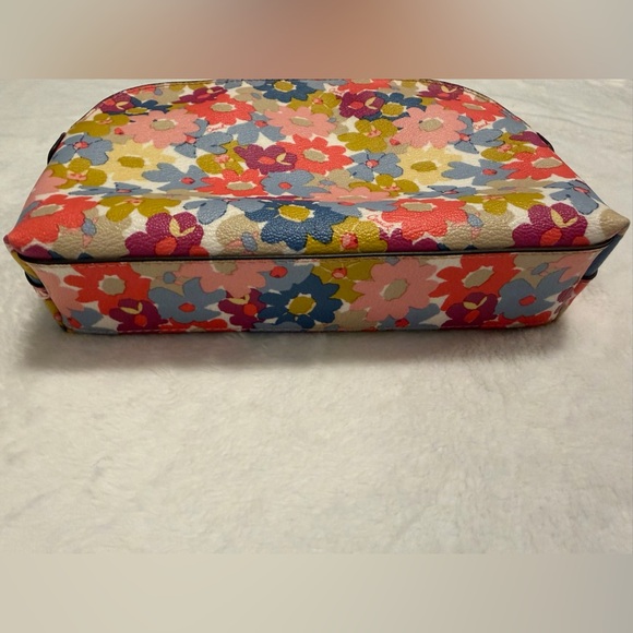 Floral Coach Pouch - Picture 3 of 4